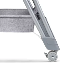 Lionelo Luna Ein Tragbares Beistellbett Mit Einer Matratze, Reisebett, Von Neugeboren Bis 9 Kg, In Der Höhe Und Der Neigung Verstellbar, 4 Rädern Mit Bremse, Befestigung Zum Elternbett -Barbie Store 395c90b2358a5bfdbf6262316b3305eb