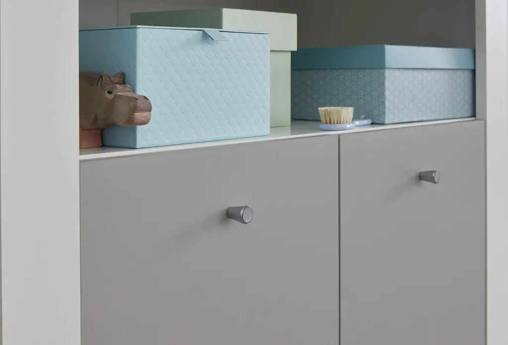 Trendteam Babyzimmer 4-teilige Kombination Pia Weiß Melamin/Lichtgrau Melamin 12 Trendteam Babyzimmer 4-teilige Kombination Pia Weiß Melamin/Lichtgrau Melamin – Bild 10