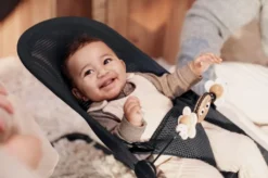 BabyBjörn BABYBJÖRN Babywippe Bliss Mesh Bundle Schwarz Mit Passendem Toys Naughty Eyes Schwarz/weiß Mit Schwarzem Rahmen 14 BabyBjörn BABYBJÖRN Babywippe Bliss Mesh Bundle Schwarz Mit Passendem Toys Naughty Eyes Schwarz/weiß Mit Schwarzem Rahmen -Barbie Store 4ae6c3c90d6005174ba0c26479386537