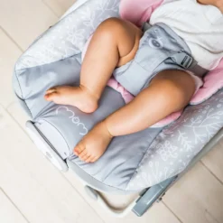 Babywippe Mit Musik Und Vibration Babywiege Schaukelwippe MoMi LUIS -Barbie Store 6dbd4c7fca32483a78023aadfc06fbf2