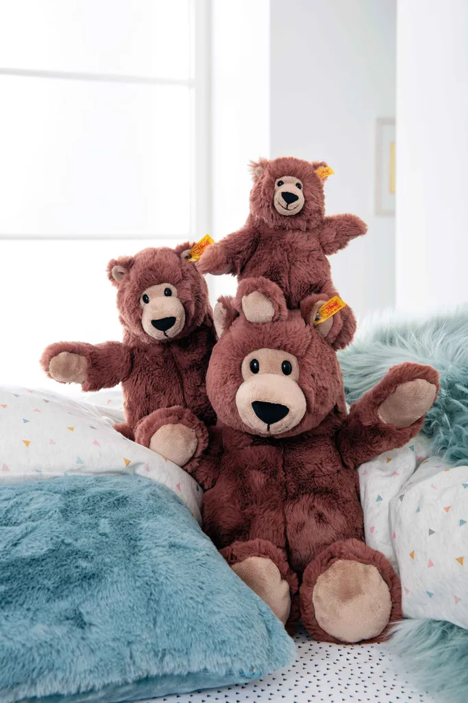 Steiff Bella Bär, Original Plüschtier 30 Cm, Plüschbär Teddy Sitzend, Kuscheltier Für Kinder, Soft Cuddly Friends, Schmusetier Zum Spielen & Kuscheln, Waschbar, Stofftier Rotbraun (113840), Rot 4 Steiff Bella Bär, Original Plüschtier 30 Cm, Plüschbär Teddy Sitzend, Kuscheltier Für Kinder, Soft Cuddly Friends, Schmusetier Zum Spielen & Kuscheln, Waschbar, Stofftier Rotbraun (113840), Rot – Bild 2