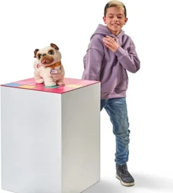 ZURU Spielwaren Pets Alive - Poppy Der Popo Wackelnde Mops Funktionsplüsch Actionfiguren -Barbie Store 7df00163a9b53b8025321a537c44d596