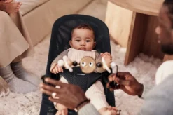 BabyBjörn BABYBJÖRN Babywippe Bliss Mesh Bundle Schwarz Mit Passendem Toys Naughty Eyes Schwarz/weiß Mit Schwarzem Rahmen 12 BabyBjörn BABYBJÖRN Babywippe Bliss Mesh Bundle Schwarz Mit Passendem Toys Naughty Eyes Schwarz/weiß Mit Schwarzem Rahmen -Barbie Store 92f67243d77f1faab04554e04e8e33d0