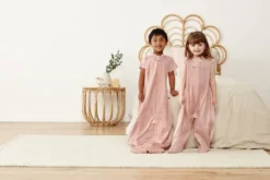 ErgoPouch Schlafsack Baby Mit Füßen 4 Jahreszeiten Für 8-24 Monate - Berries - TOG 1.0 - Babyschlafsack, Pucksack 19 ErgoPouch Schlafsack Baby Mit Füßen 4 Jahreszeiten Für 8-24 Monate - Berries - TOG 1.0 - Babyschlafsack, Pucksack -Barbie Store 947cd79173340381978a4cc2e9848809