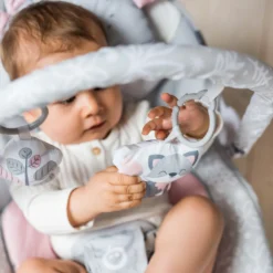 Babywippe Mit Musik Und Vibration Babywiege Schaukelwippe MoMi LUIS -Barbie Store afe443958ed2edf1ac78e8152fa482d6