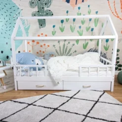 Puckdaddy Hausbett Carlotta 200x90 Cm Kinder Bett Aus Holz In Weiß Abnehmbarer Rausfallschutz -Barbie Store c8b2af9140a145083bfb234f30702da9