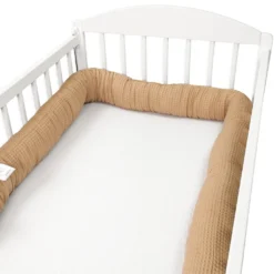 Bettschlange Baby Bettumrandung Nestchenschlange Bettrolle Für Babybett Gitterbett Beistellbett Umrandung (Braun, 200 Cm, Waffelbaumwolle)