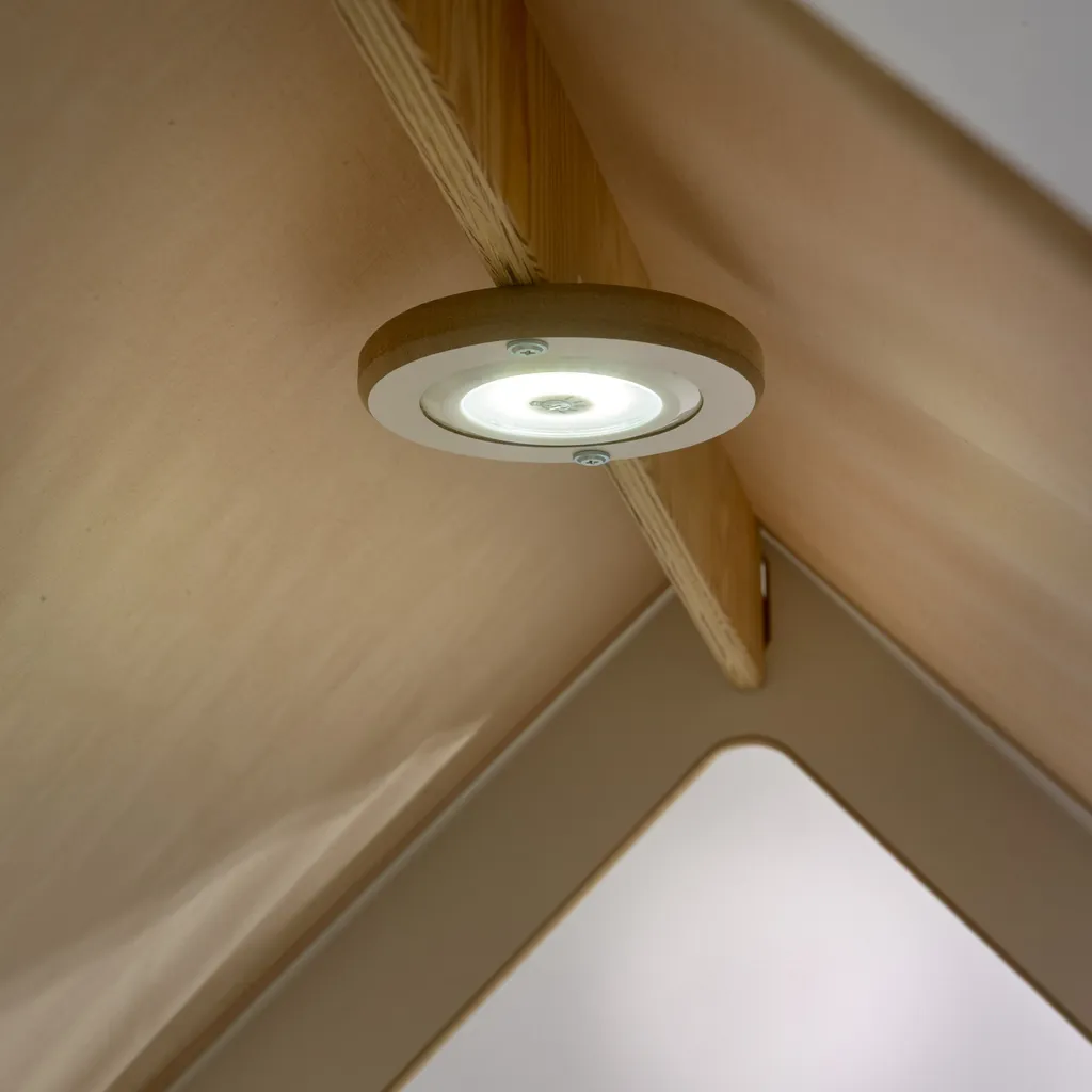 QUEST PVC Kinderspielhaus Aus Holz Mit Schreibtisch Und LED Beleuchtung Natural 8 QUEST PVC Kinderspielhaus Aus Holz Mit Schreibtisch Und LED Beleuchtung Natural – Bild 6