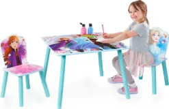 Worlds Apart Die Eiskönigin- Set Aus Tisch Und 2 Stühlen Für Kinder -Barbie Store f93d2c3fc0ab1d345947f71428a3e156